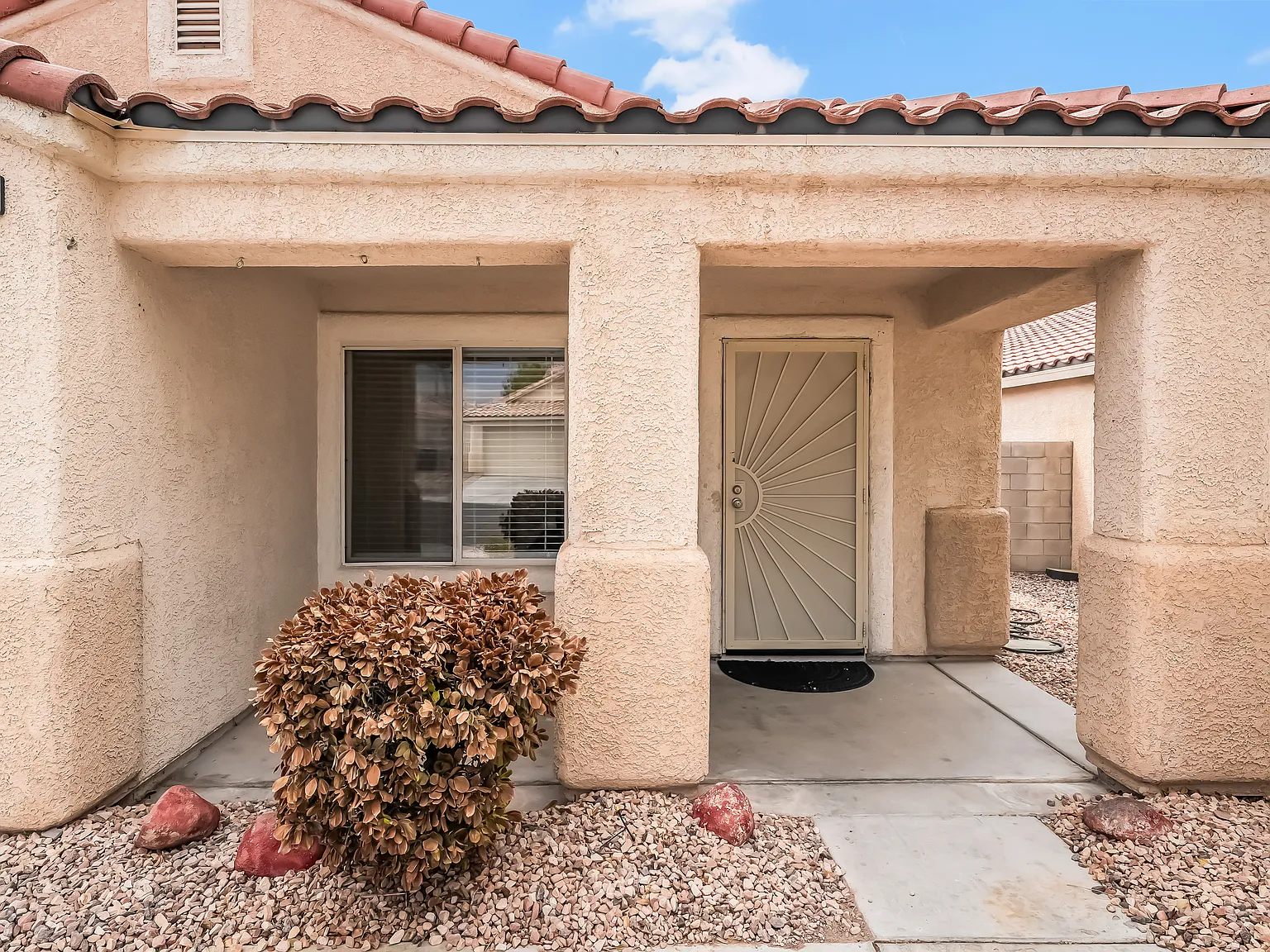 3 bed, 1603 sqft, $2,200 — Photo 3