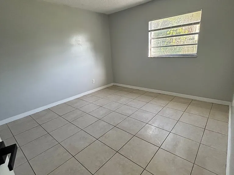 Louisiana Apartments — Photo 20