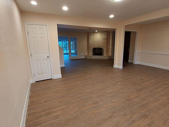 3rd image of 6011 W Bellfort St