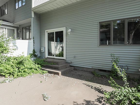 3rd image of 3290 Johnathan Ave