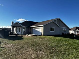 6834 N Bluff Ct, Onekama, MI 49675