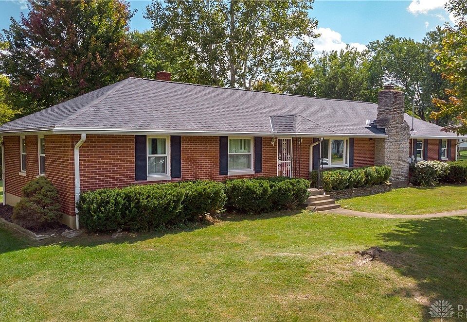 1st image of 28 Wrenwood Dr