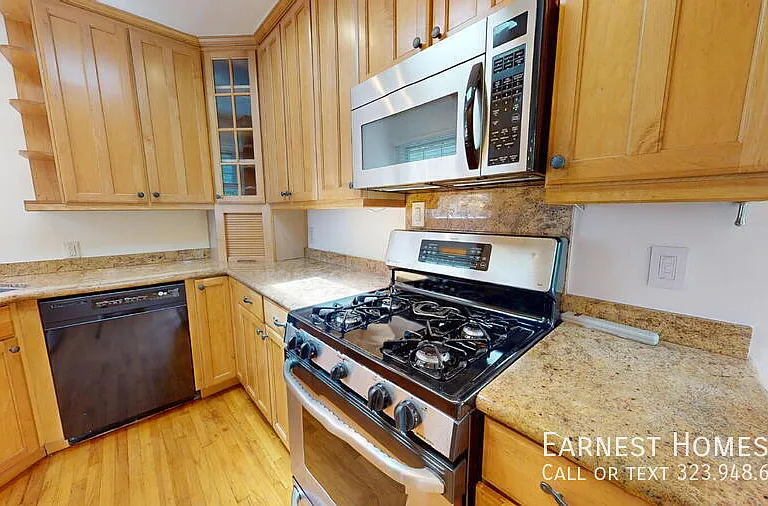 1410 Dartmouth Dr — Photo 13