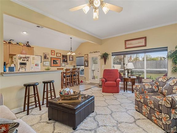 5th image of 323 Gaston Ln