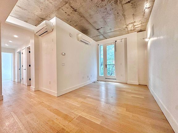 2nd image of 152 Manhattan Ave APT 4C