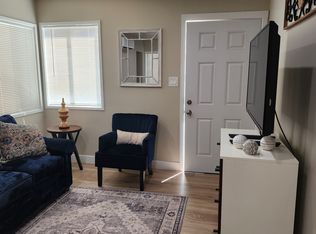 2362 Cerritos Ave, Signal Hill, CA 90755