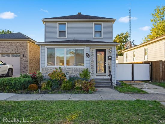 2812 6th St, Wyandotte, MI 48192
