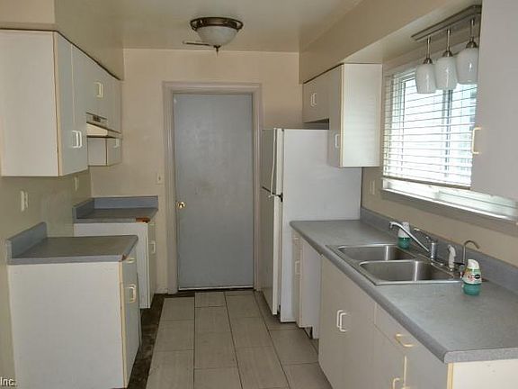 4th image of 953 Lord Dunmore Dr