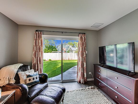 5th image of 210 N Cady Dr