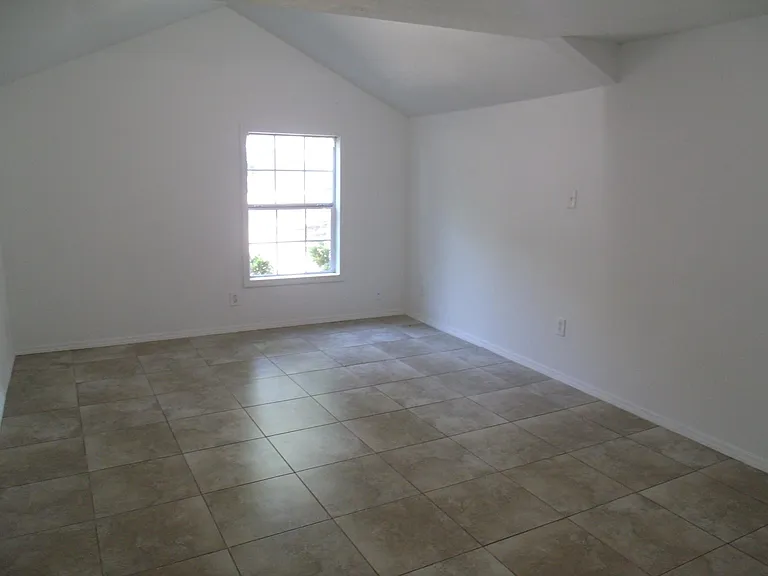 2011 Davis St #C — Photo 3