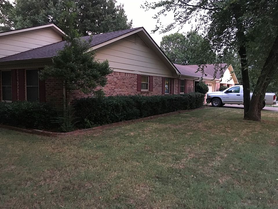 2nd image of 2808 Mimosa Dr
