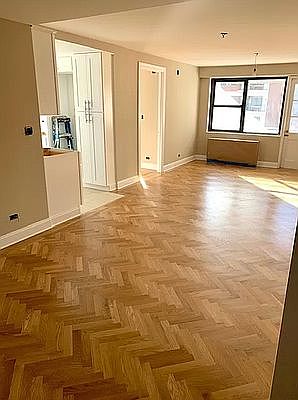 3rd image of 227 E 28th St APT 5D