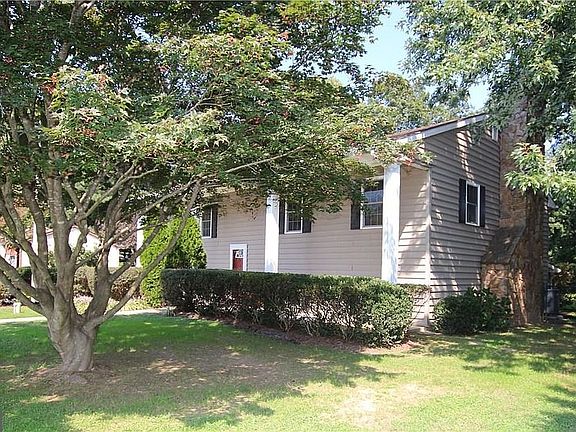 5th image of 31492 Coventry Dr