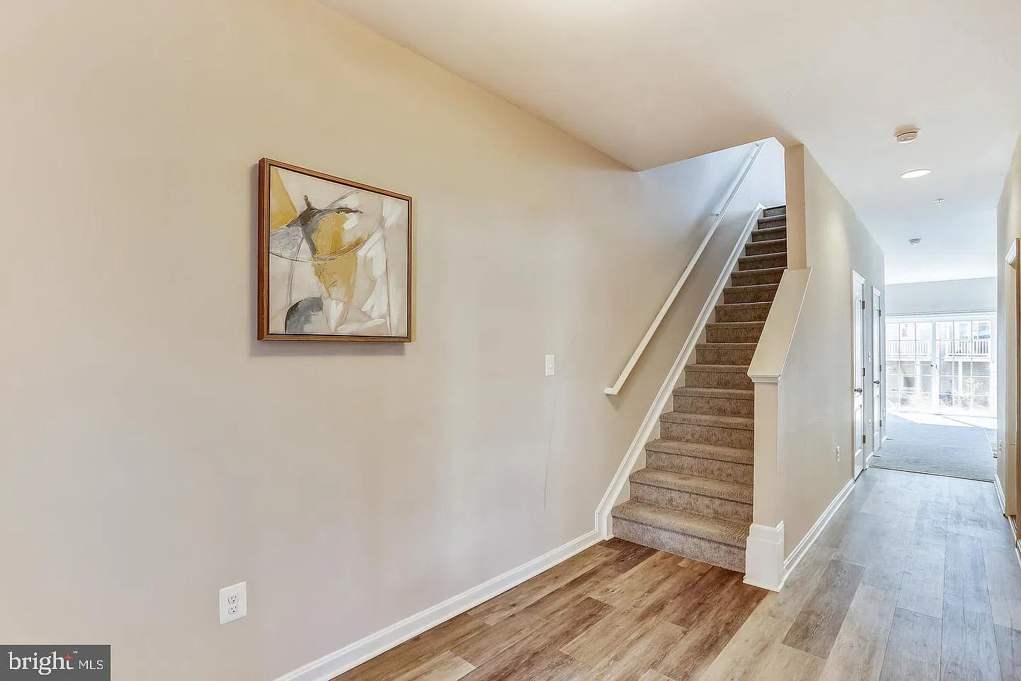 3 bed, 4.0 bath, 2284 sqft, $3,000 — Photo 2