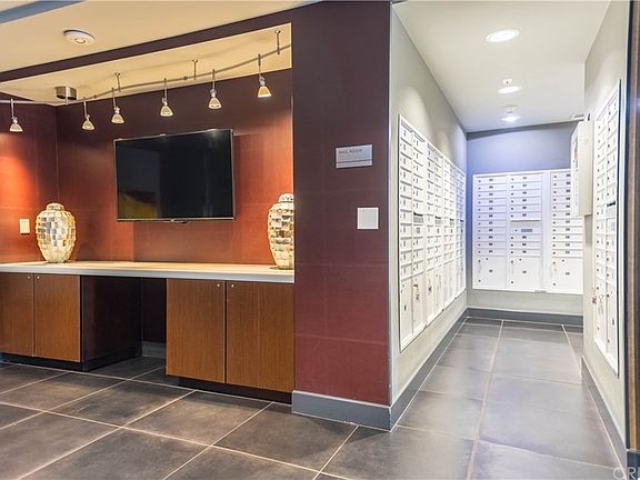 4th image of 21301 Erwin St Unit 343