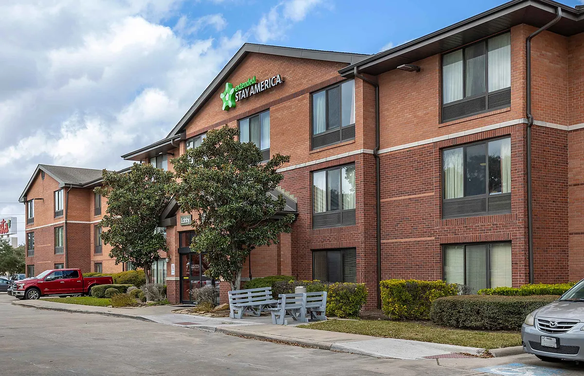 Exterior - Houston - Reliant Pk. - La Concha Ln.