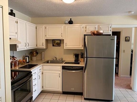 5th image of 160 Burkhall St Unit 303