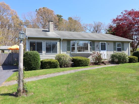 11 Leonard Road, South Dennis, MA 02660