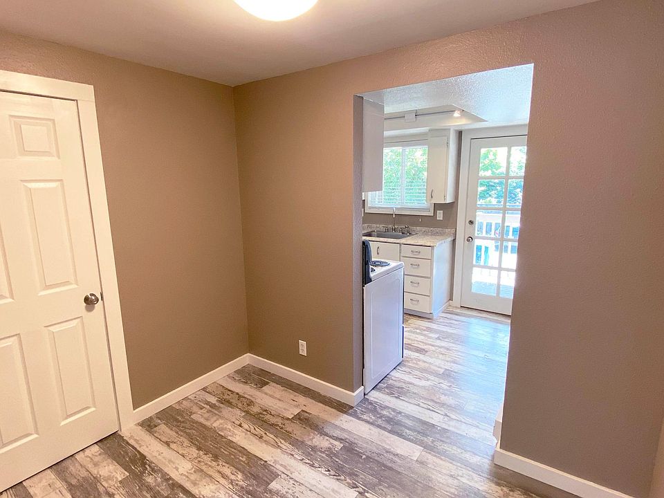Small Dining Area off Kitchen