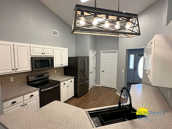 3rd image of 8148 Hartington Dr