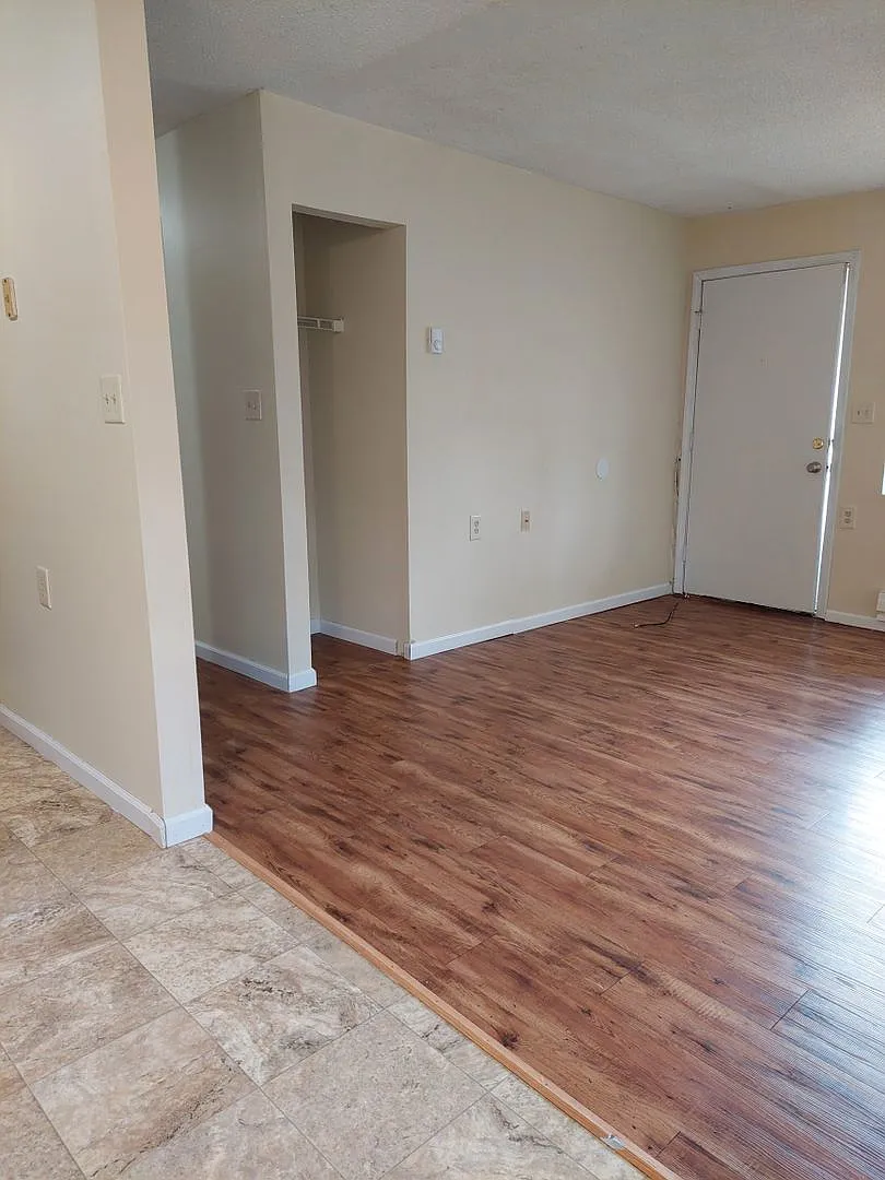 Rosewood Apartments — Photo 4