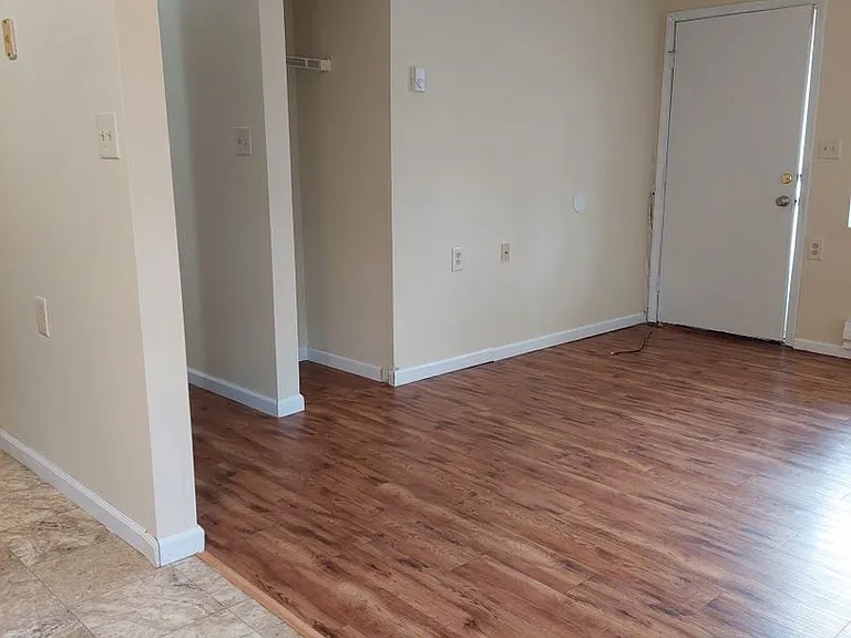 1714 Ashley St — Photo 4