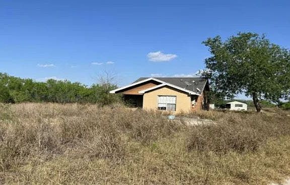 2nd image of 551 S Highway 281