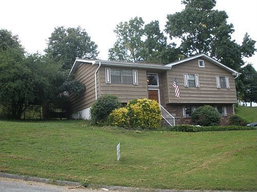 3rd image of 6619 Hillbrook Ln