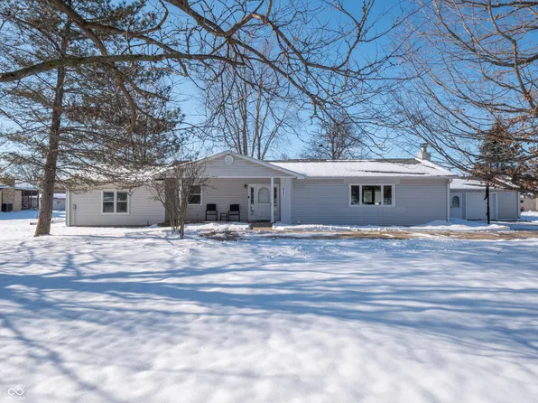 8231 Spring Valley Dr, Plainfield, IN 46168