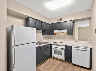 5701 W Ridgecrest Dr #301, Peoria, IL