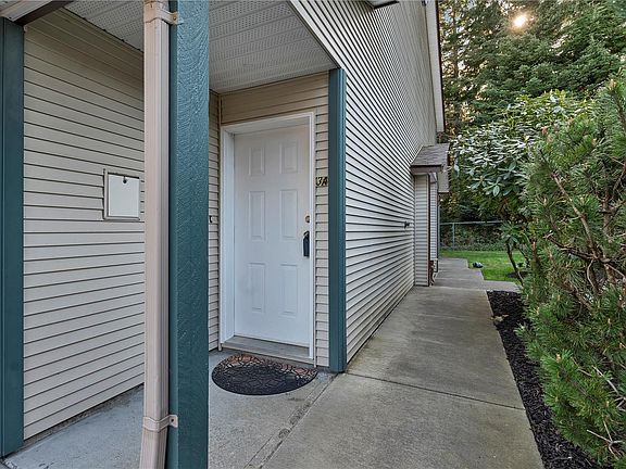 2nd image of 1350 Creekside Way #3A