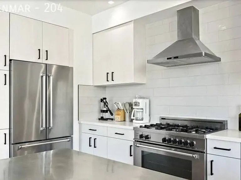 2432 Penmar Ave #204 — Photo 6