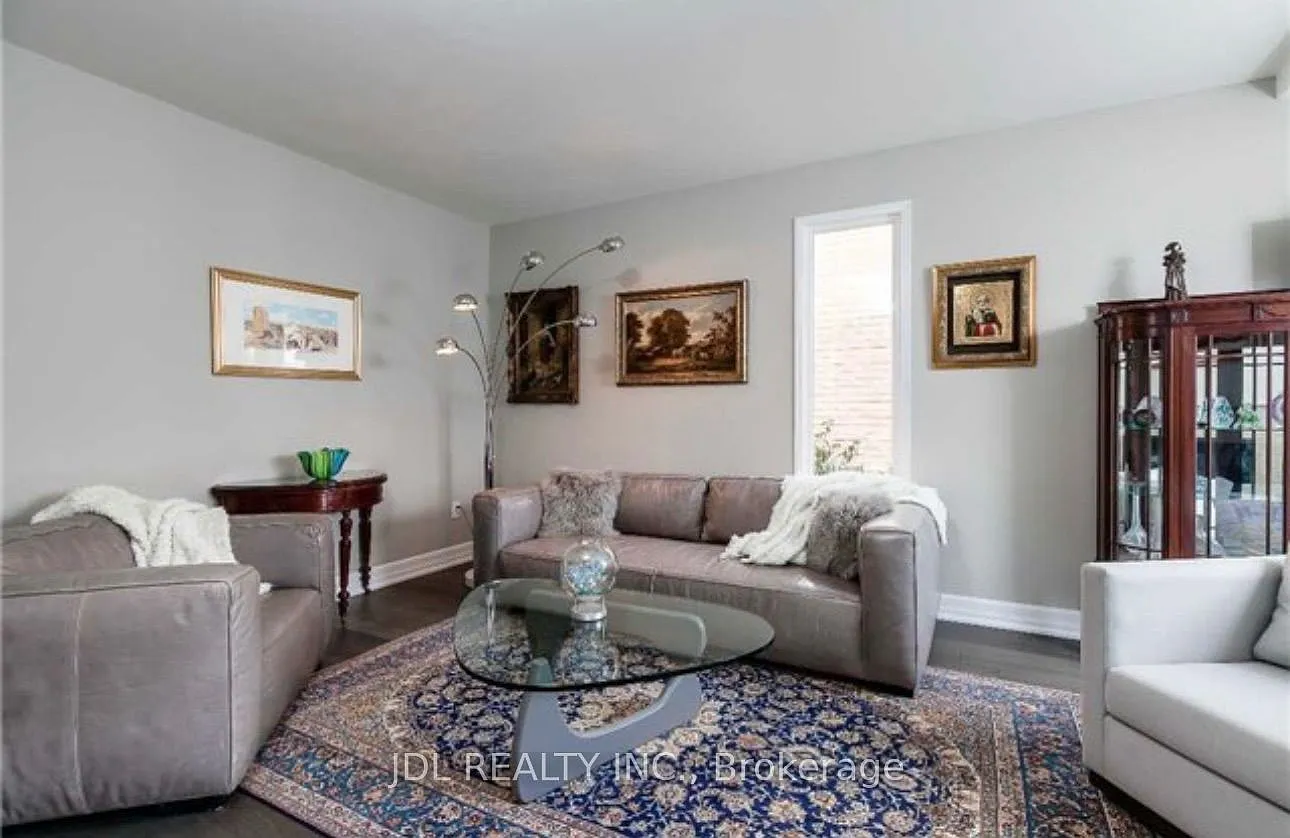 4 bed, $5,000 — Photo 4