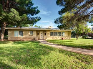 902 E Avenue B, Alpine, TX 79830