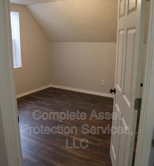 117 Columbia St — Photo 3