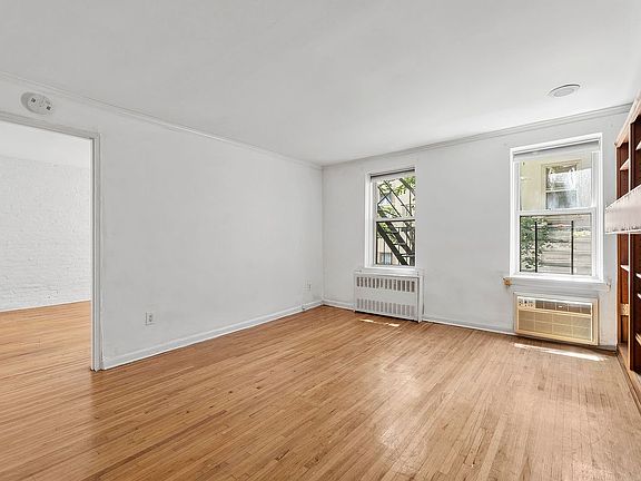 4th image of 323 E 21st St #M4