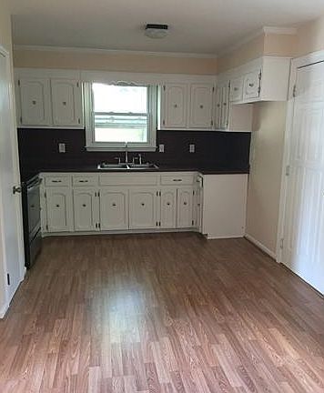 3rd image of 409 Buckskin Dr