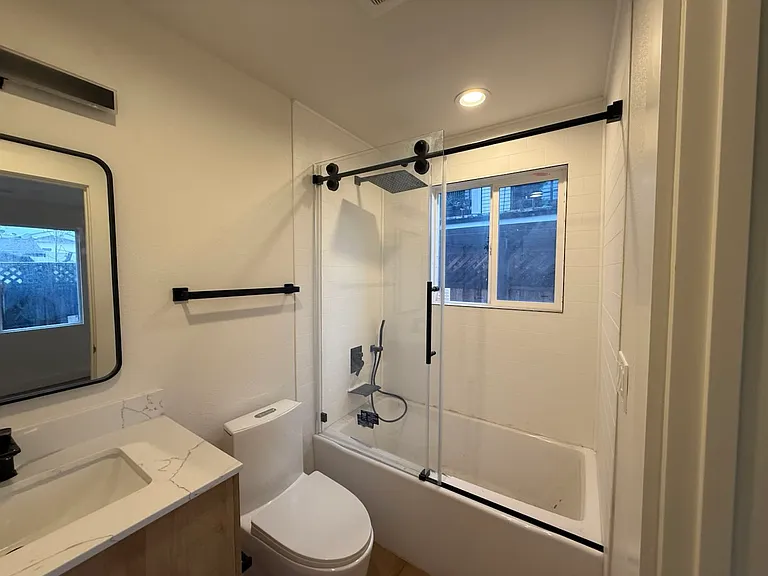 25 S 23rd St #2 — Photo 4
