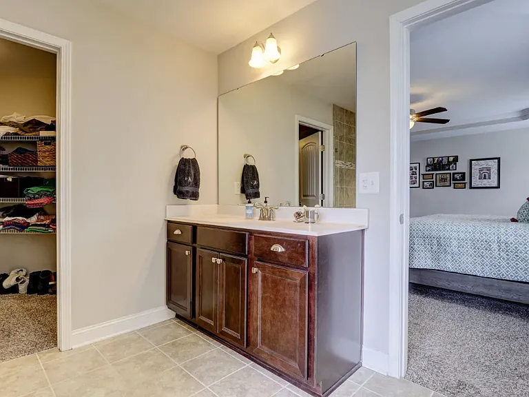 1444 Eastbourne Dr — Photo 36