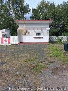 2nd image of 220 Bloomfield Ridge Rd