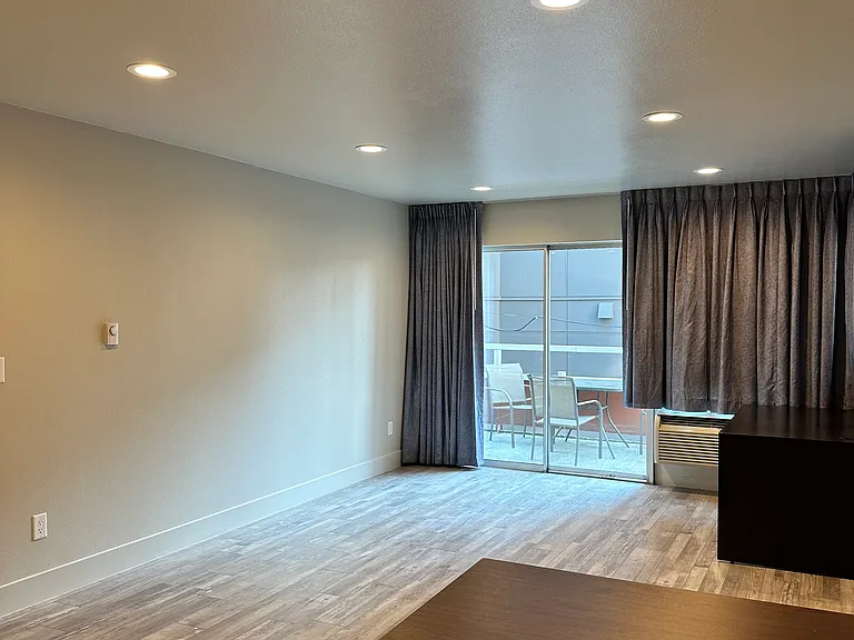 4731 12th Ave NE #301 — Photo 7