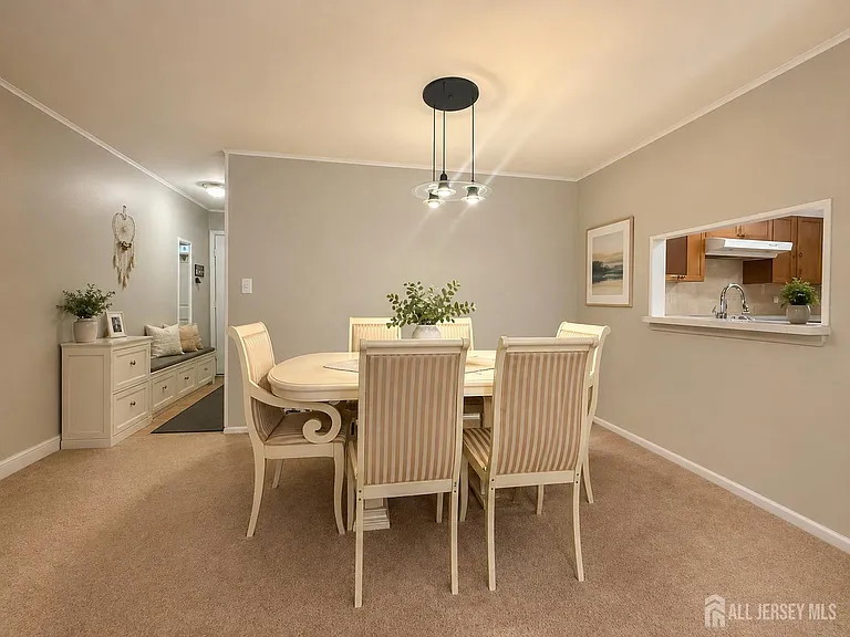 161 Applegate Ln — Photo 3