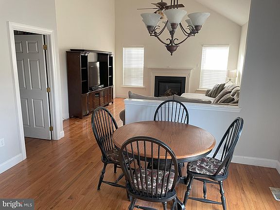 4th image of 322 Clayton Manor Dr