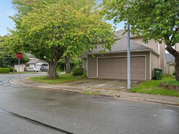 6220 Lynas Ln, Richmond, BC V7C 5E4