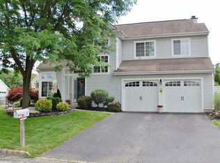 1 Little Doe Run, Oak Ridge, NJ 07438