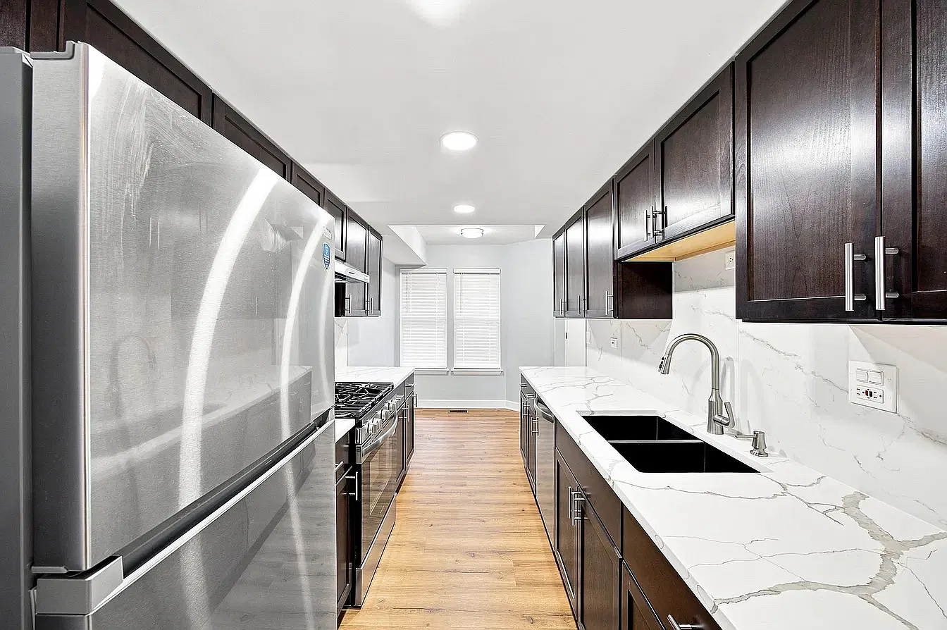 2 bed, 2.5 bath, 1325 sqft, $2,600 — Photo 4