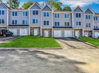 808 Fairway Ct, New Windsor, NY 12553