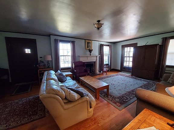 3rd image of 714 Spruce St