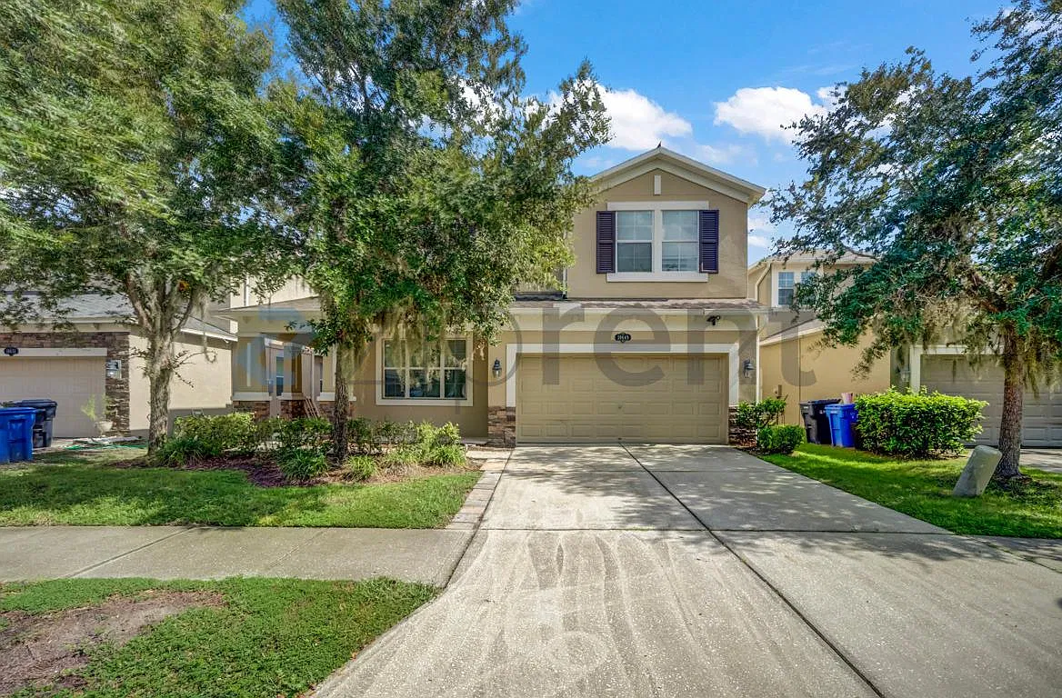 5 bed, 4129 sqft, $4,350 — Photo 2