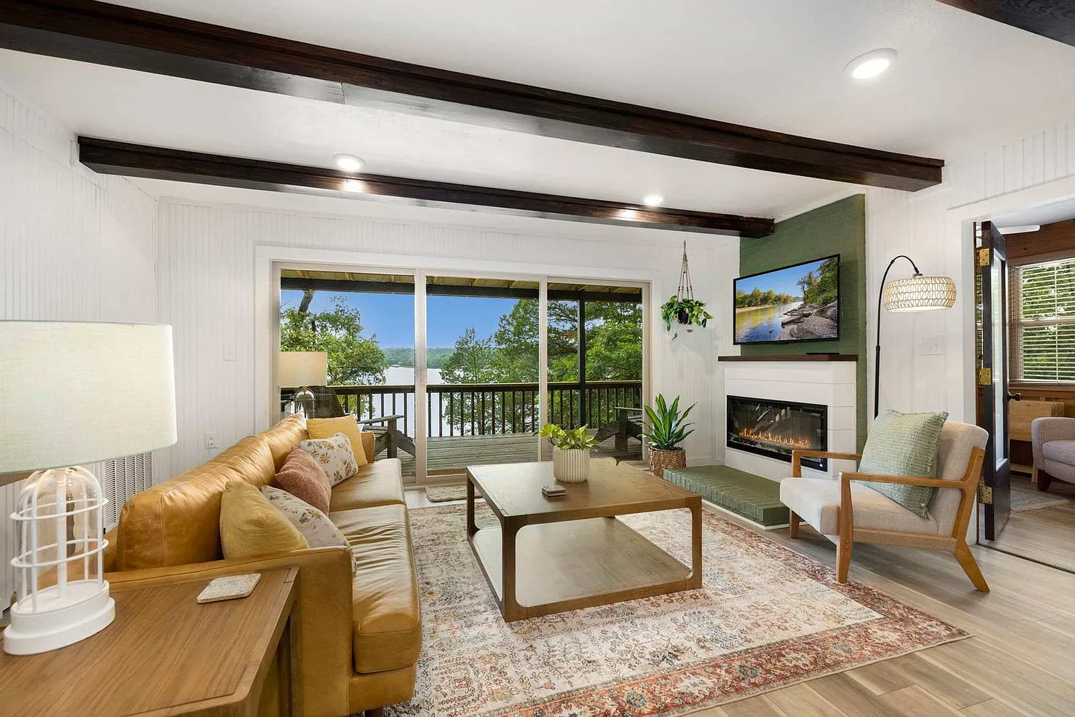 2 bed, 1.0 bath, 742 sqft, $5,712 — Photo 1